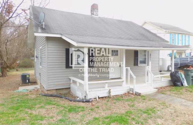 Move in special - Cozy 2 Bedroom/1 Bath Home in Greensboro photos photos