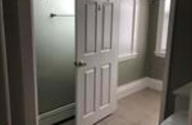 14 Dyer Gallery 3