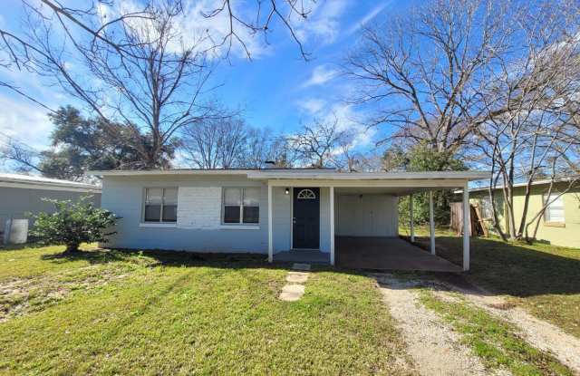 1417 N 48th Ave Pensacola: MOVE IN SPECIAL!! Waived $350 Cleaning Fee!!!!! photos photos