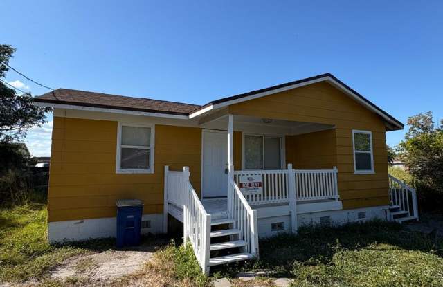 Recently renovated 3/1 House in Ft. Pierce - 1215 North 16th Street, Fort Pierce, FL 34950