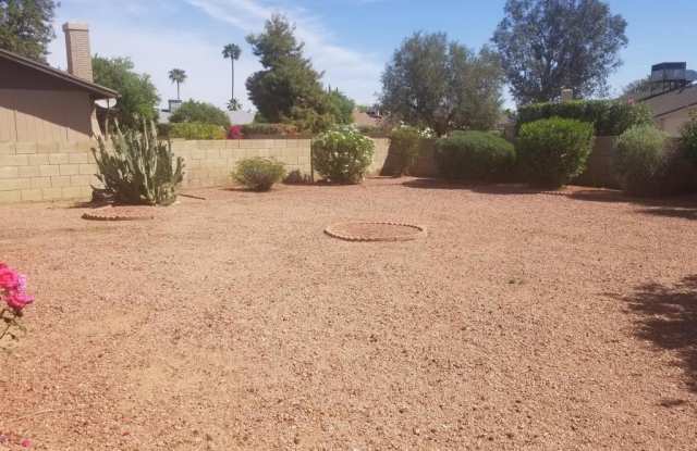 11435 S PAWNEE Circle Gallery 3