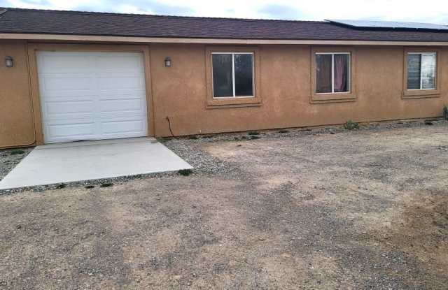1350 W Mesquite Avenue photos photos