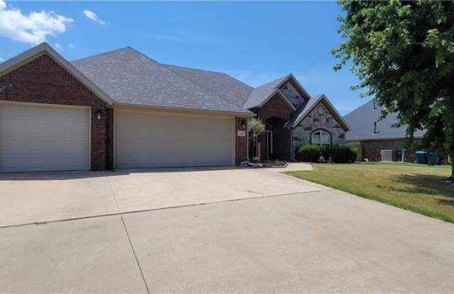 2305 Chinquapin  AVE photos photos
