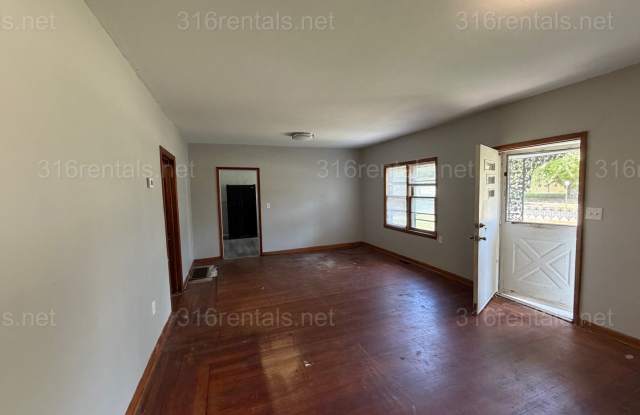$1249 - 3 bed 1 bath - Single Family Home Gallery 4