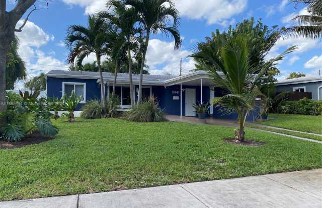 5341 NE 3rd Ter - 5341 Northeast 3rd Terrace, Oakland Park, FL 33334