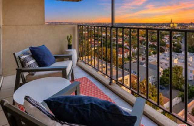 10450 Wilshire Boulevard Gallery 4