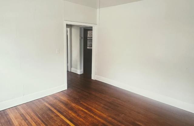 203 N Plum St Gallery 3