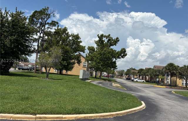 2474 Sweetwater Club Circle Gallery 3