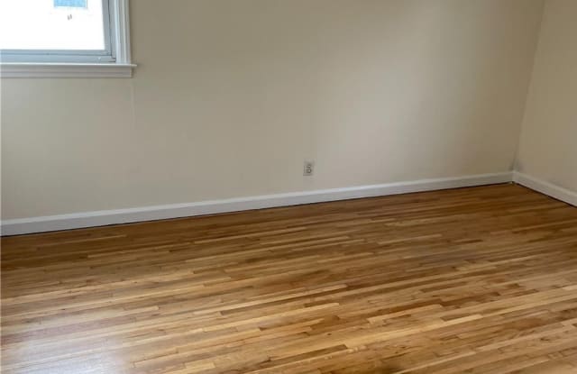 211 Roslyn Road Gallery 3