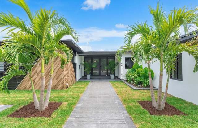 420 N Shore Dr photos photos