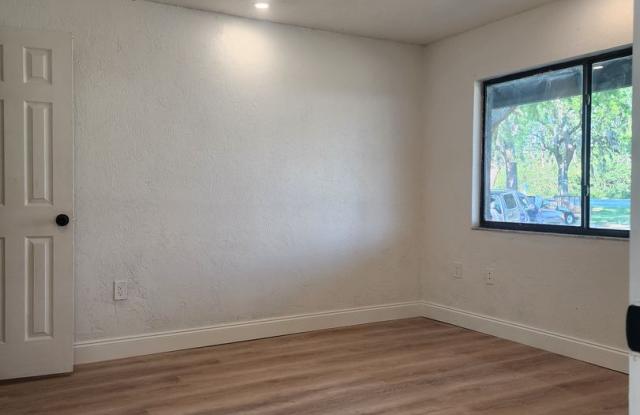 Renovated 2 Bedroom 2 Bath Apartment **  LIMITED TIME SPECIAL ** Gallery 3