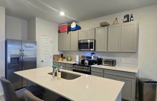 556 Trinity Way - 1 Gallery 2