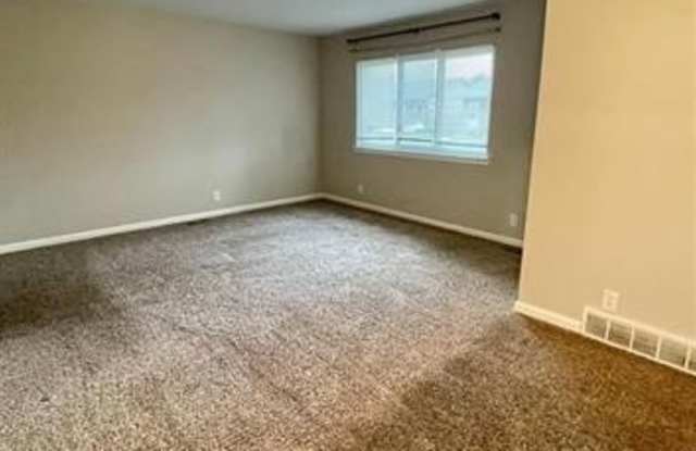 8401 18 MILE Road Gallery 4