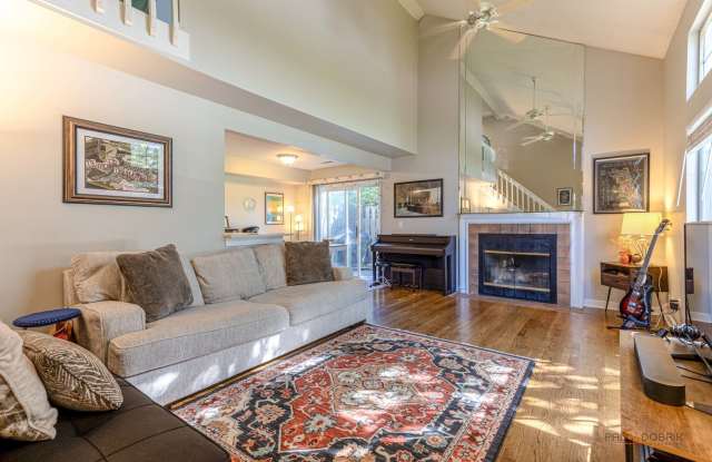 1230 N Knollwood Drive Gallery 3
