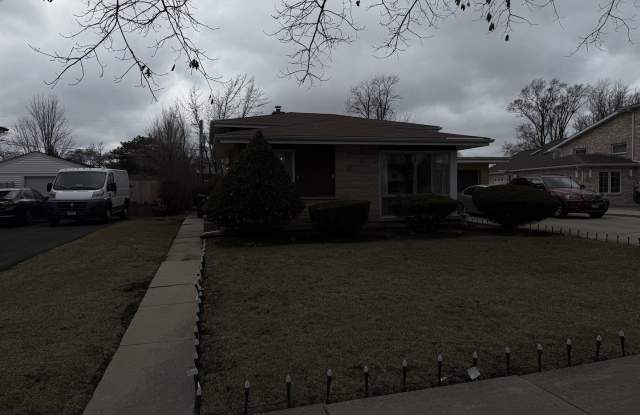 226 Fernwood Lane - 226 Fernwood Lane, Glenview, IL 60025