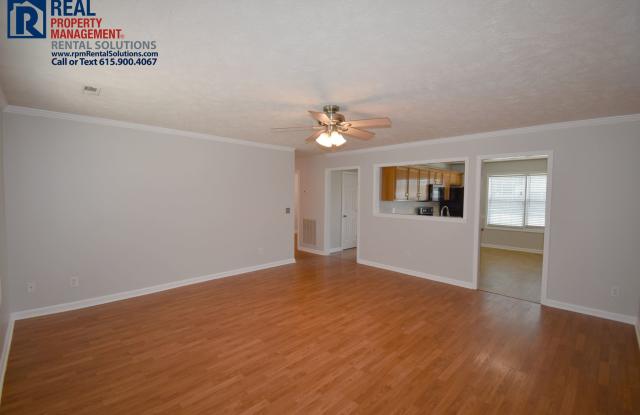 3 bedroom home in GREAT location! Fenced in backyard! Gallery 4
