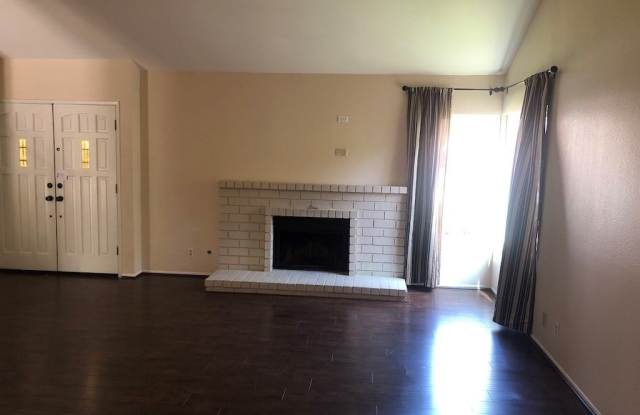 2255 wisteria Gallery 2