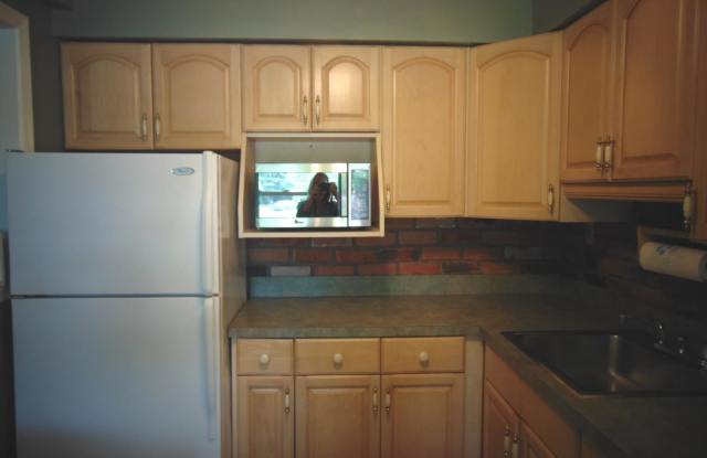 233 FOSTER KNOLL DRIVE Gallery 4