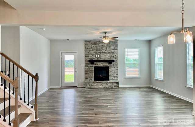 3174 Laurel Brook Drive Gallery 4