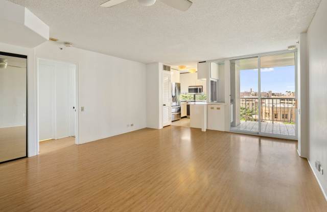 Honolulu Park Place 607 Gallery 1