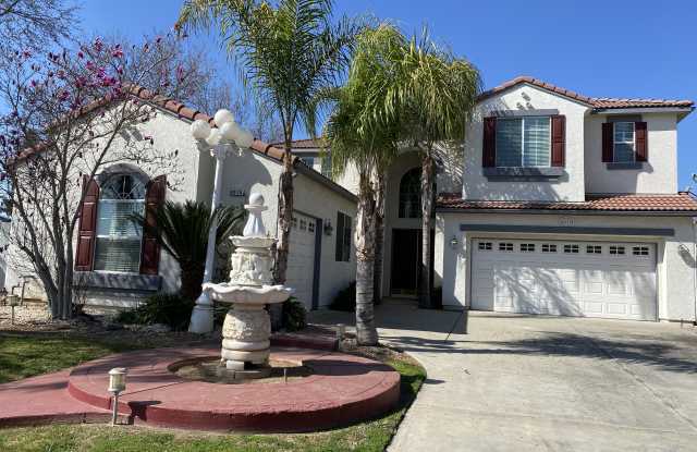 8019 North Paula Avenue - 8019 North Paula Avenue, Fresno, CA 93720