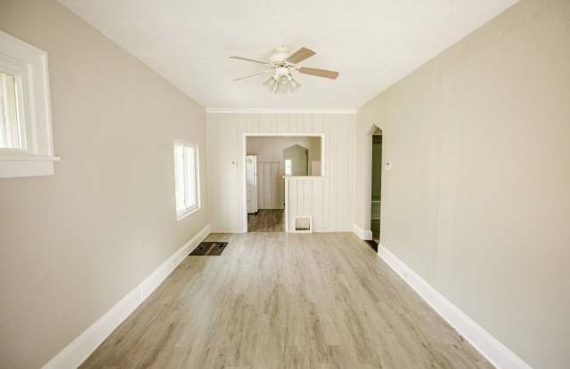 Very nice three bedroom 2 bathroom house available for rent! photos photos