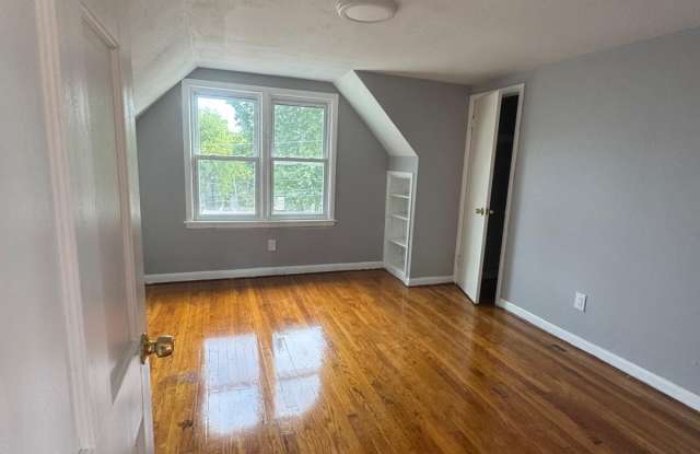 107 Ashland Place - 3 photos photos