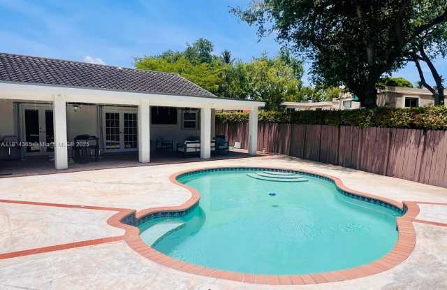 14444 SW 97th Ter photos photos