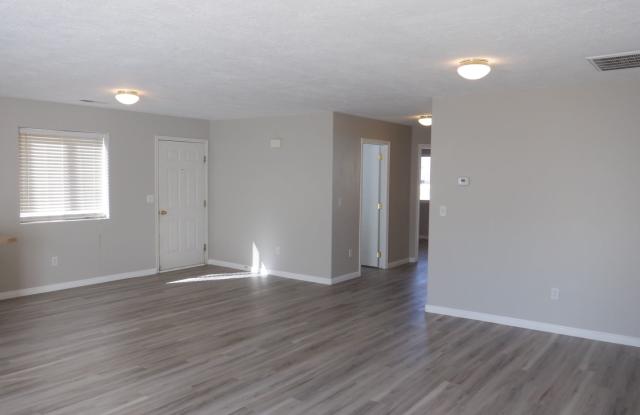 Move-In Discount!  3 bed 2 bath - Twin home Gallery 4