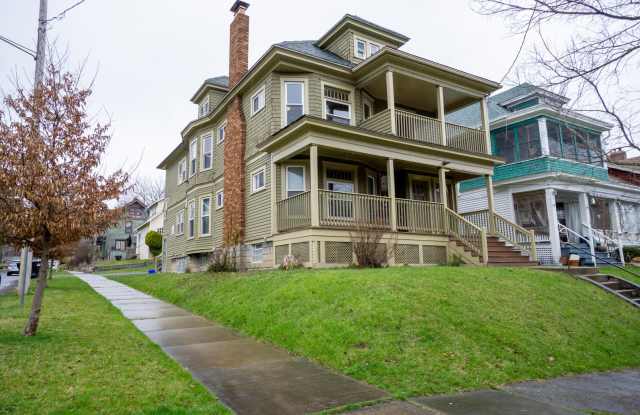 260 Roosevelt Ave - Available 6/1/27 - Spacious 3 Bedroom Apartment with Garage Gallery 4
