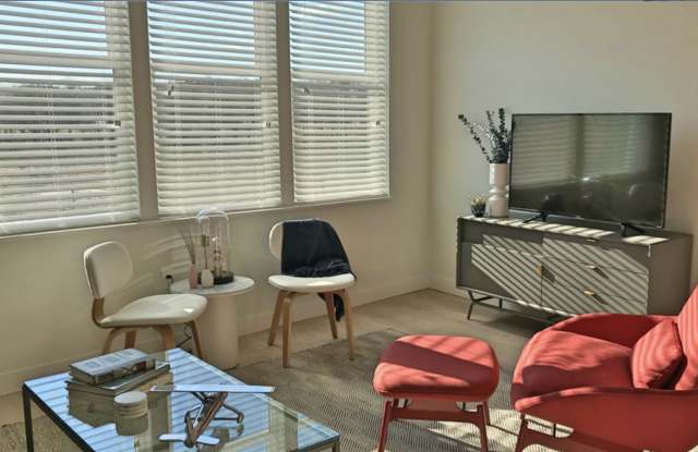 50 Patriot Pkwy Unit 10 Gallery 3