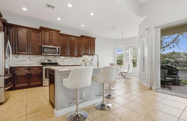 12290 Northwest 77th Manor Gallery 4
