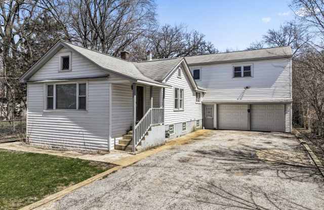 2916 Oakwood Avenue - 2916 Oakwood Avenue, McHenry County, IL 60051