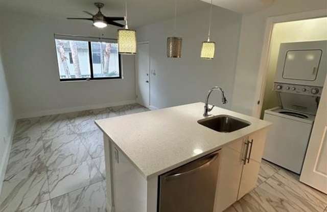 912 NE 15th Ave photos photos