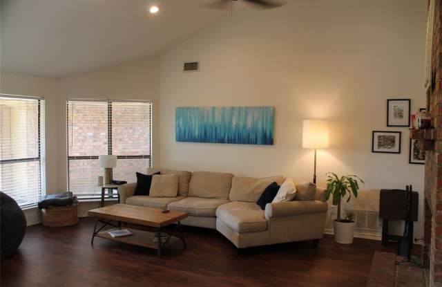 2036 Sancerre Lane Gallery 2