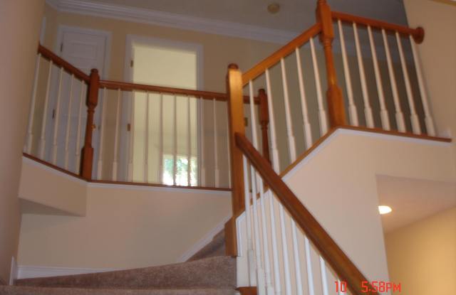 7702 WINTERWOOD COURT Gallery 2