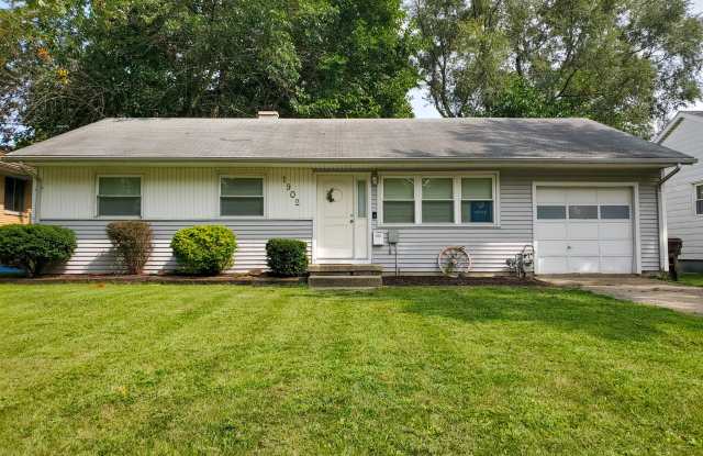 1902 melinda - 1902 Melinda Avenue, Champaign, IL 61821