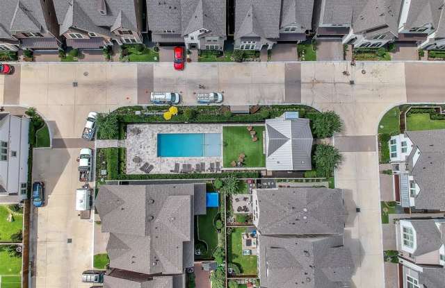 8324 Ginger Oak Gallery 3