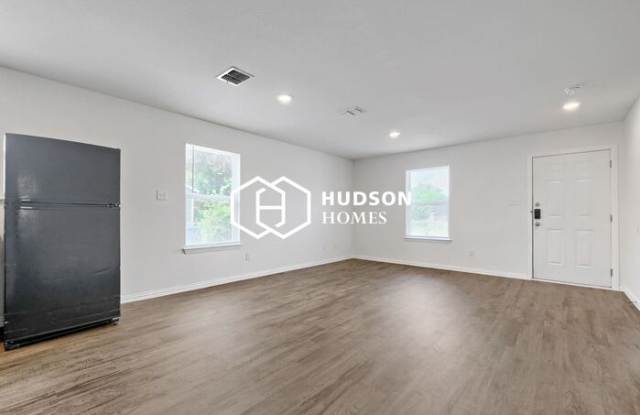 334 Glenbrook Gallery 3