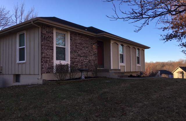 1523 Northeast Westwind Drive Gallery 3