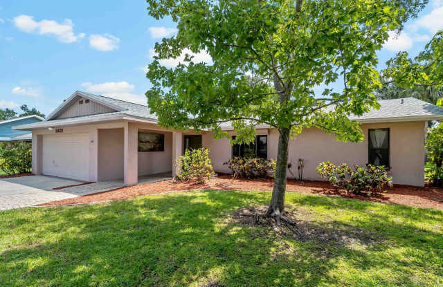8429 Cypress Lake Circle - 8429 Cypress Lake Circle, Manatee County, FL 34243