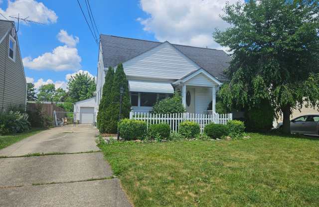 Charming 3-Bedroom Home with Private Yard  Modern Comforts in Cuyahoga Falls photos photos