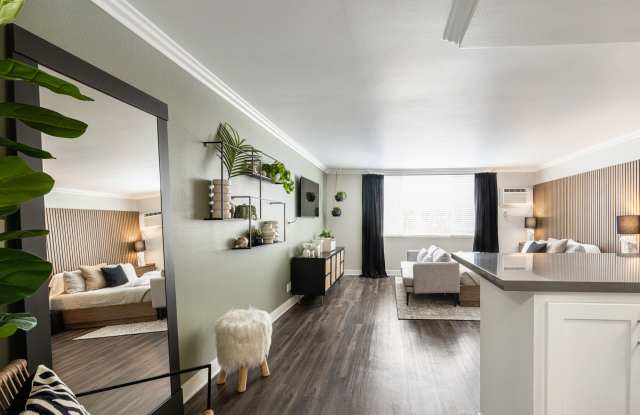 1200 Riverside Gallery 4