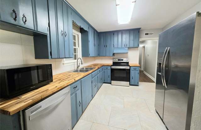 3739 Honeysuckle Court Gallery 4