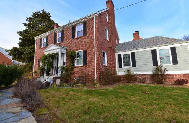 Beautifully Updated 4 bedroom, 3.5 bathroom Chevy Chase Home! - 5701 Utah Avenue Northwest, Washington, DC 20015