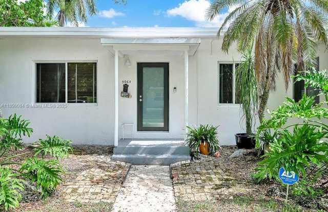 5960 SW 47th St photos photos