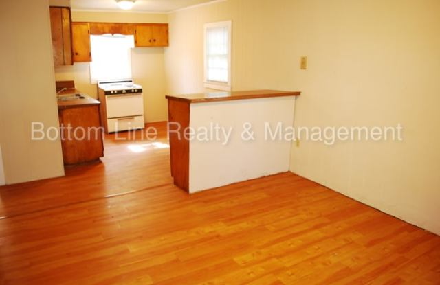 209 North Ransom Street Gallery 2