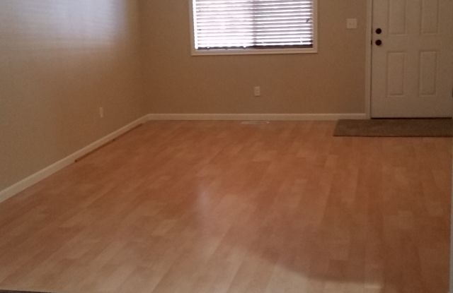 2918 North Tamarack Drive Gallery 4