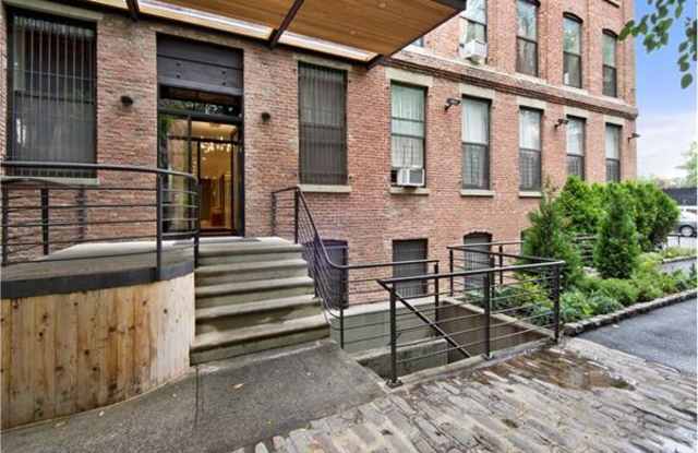 139 Emerson Place Gallery 3