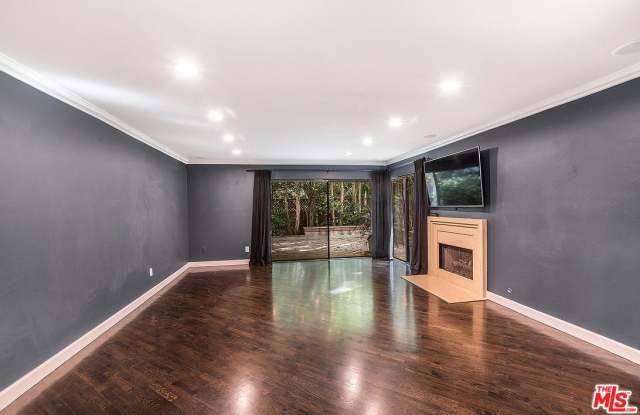 2518 ALMADEN Court Gallery 3